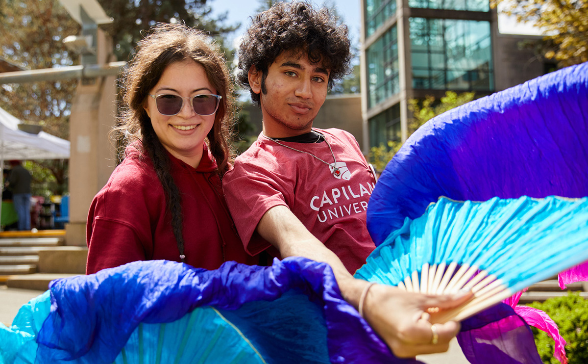 Student ambassadors spread good vibes and welcome new faces at the Welcome Fair