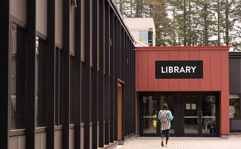 Outdoor image of the CapU Library.