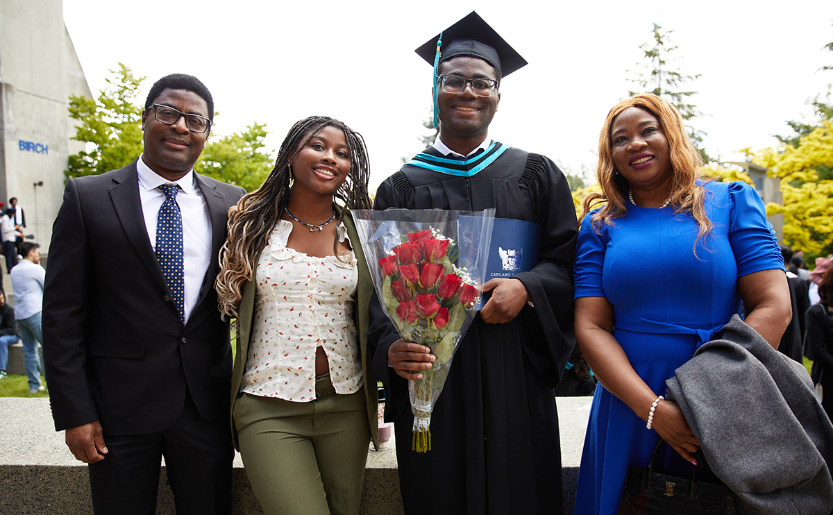 Student with their family at Convocation